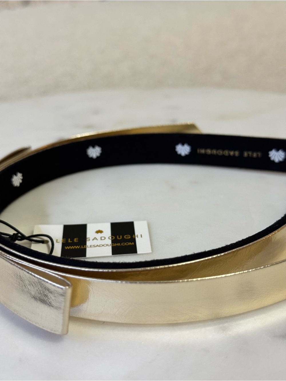 Lele Sadoughi Metallic Gold Slim Headband with Knot Accent NWT - Picture 5 of 6